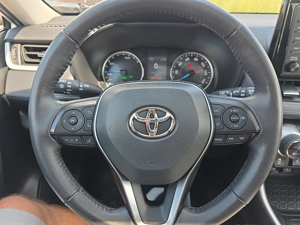 Certified 2021 Toyota RAV4 XLE Premium AWD/4WD image 15
