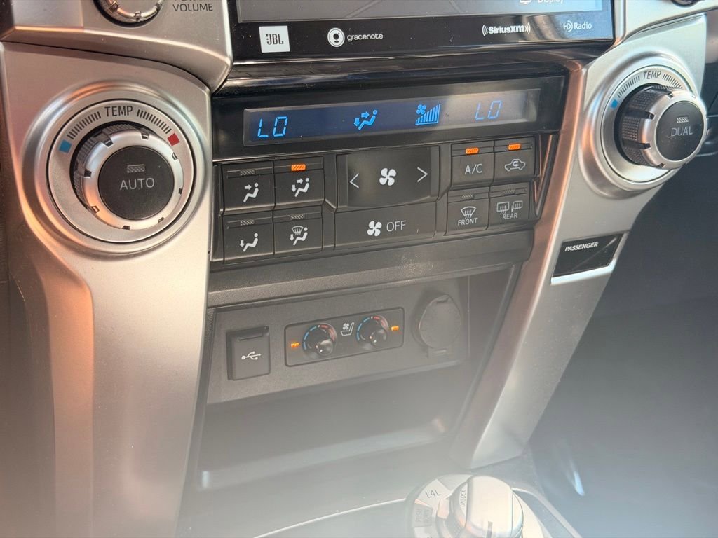 Used 2020 Toyota 4Runner Limited AWD/4WD image 34