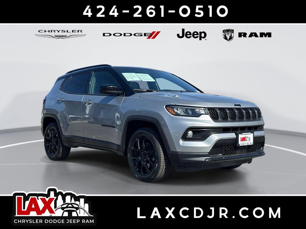 Used 2023 Jeep Compass Latitude w/ Sun and Sound Group AWD/4WD image 1