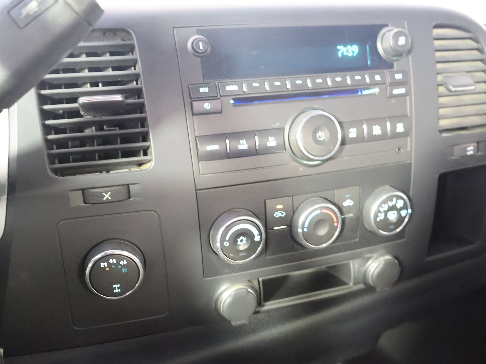 Used 2007 Chevrolet Silverado 2500 LT AWD/4WD image 35
