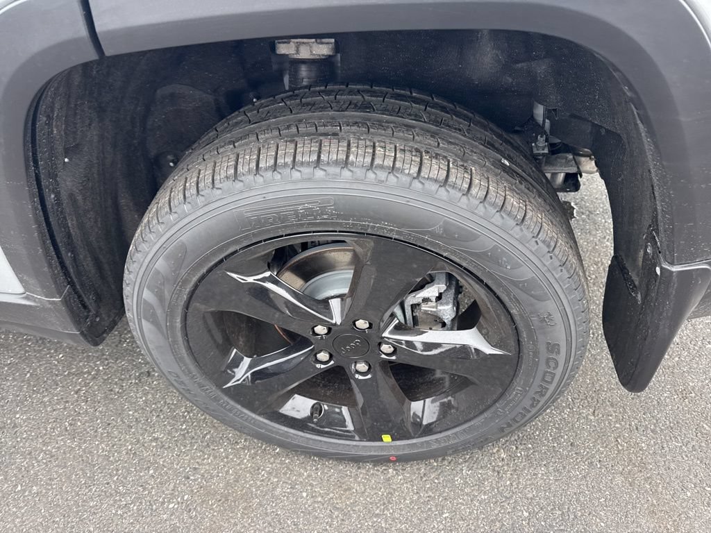 New 2025 Jeep Grand Cherokee Limited w/ Black Appearance Package AWD/4WD image 18