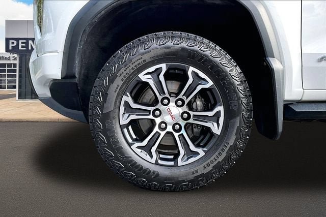 Used 2023 GMC Canyon AT4 w/ Technology Package AWD/4WD image 9
