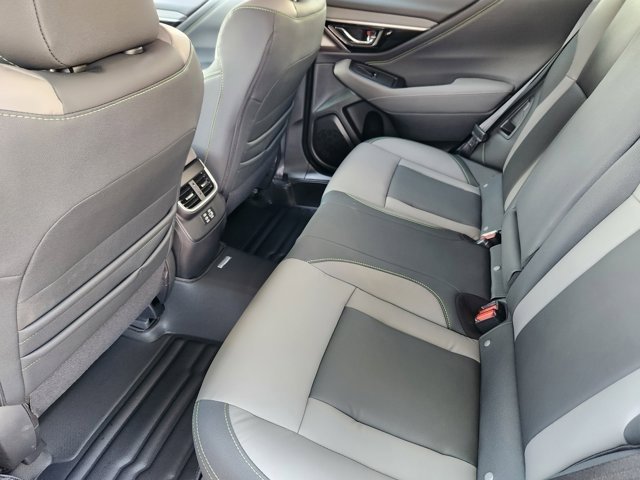 Used 2025 Subaru Outback Onyx Edition image 31