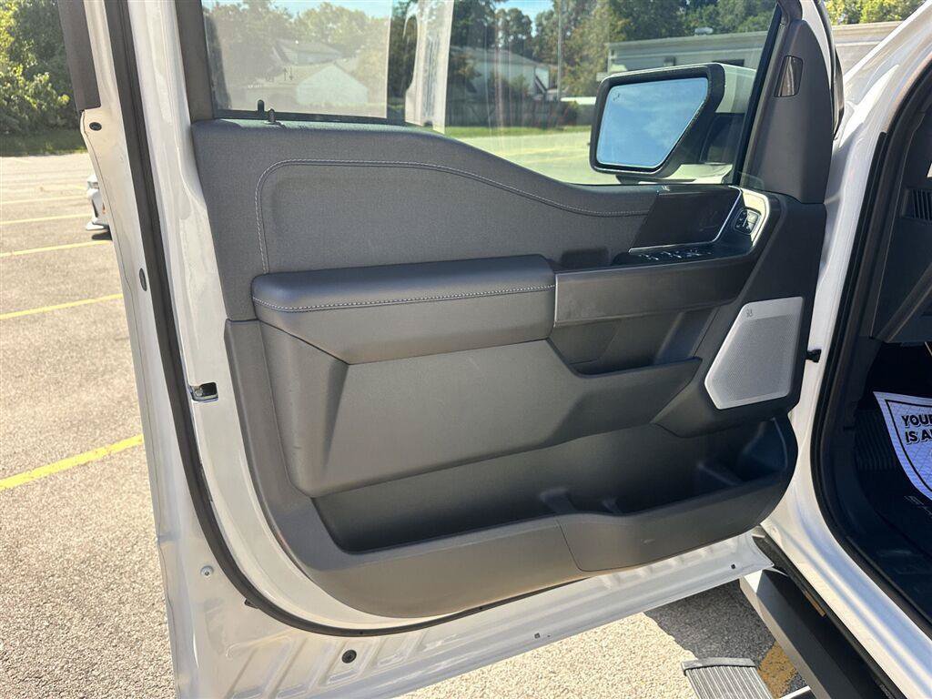 Used 2025 Ford F150 Lariat w/ Equipment Group 502A High AWD/4WD image 25