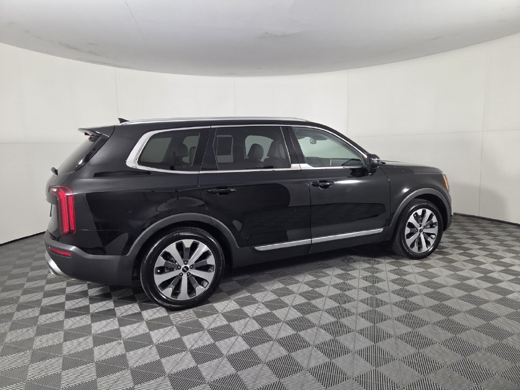 Used 2022 Kia Telluride EX w/ EX Premium Package FWD image 4