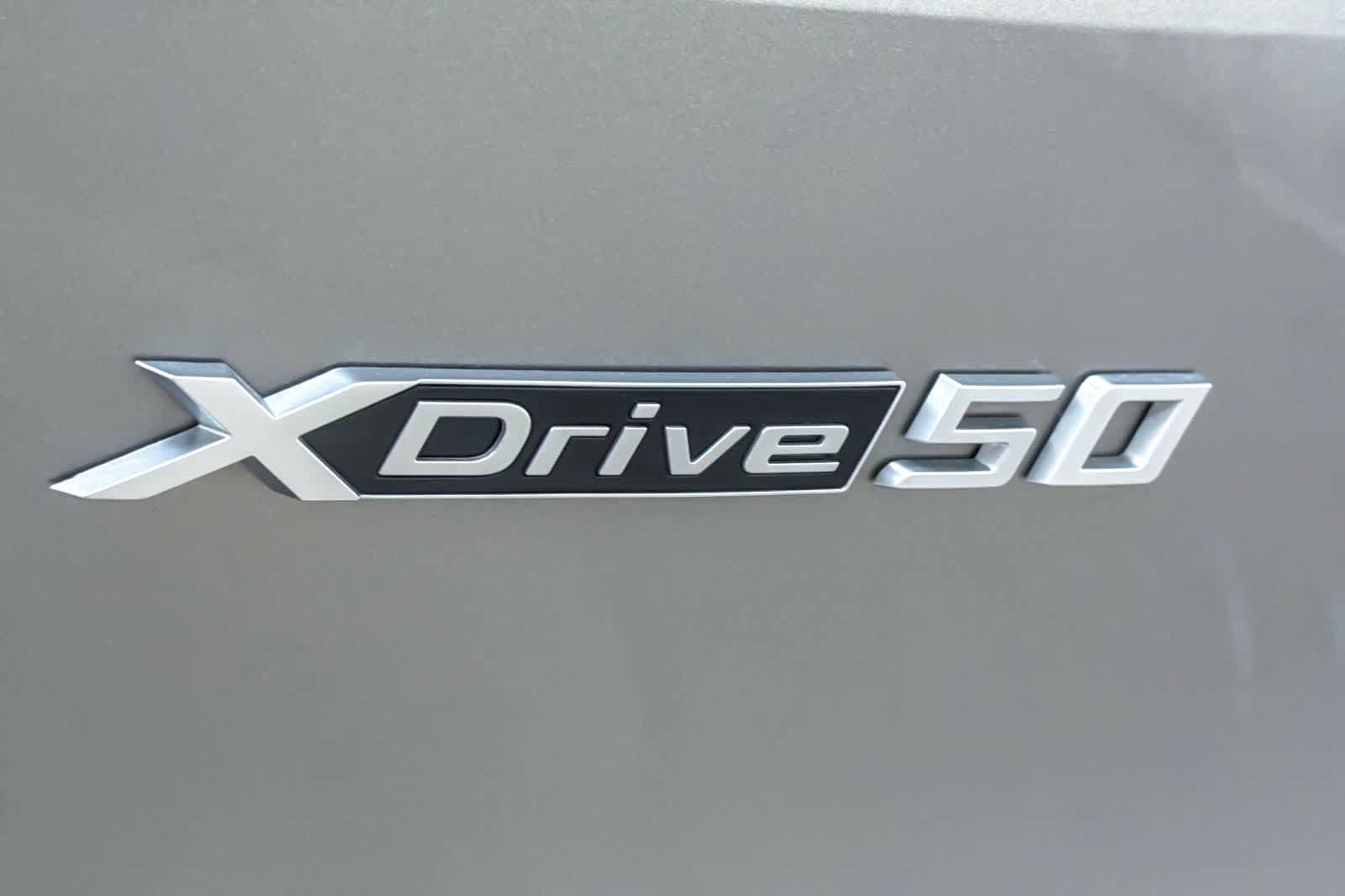 Used 2023 BMW iX xDrive50 w/ Sport Package AWD/4WD image 28
