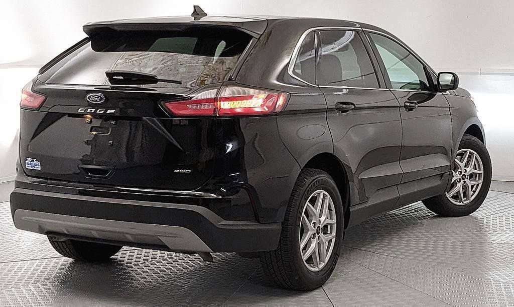 Used 2024 Ford Edge SEL AWD/4WD image 3