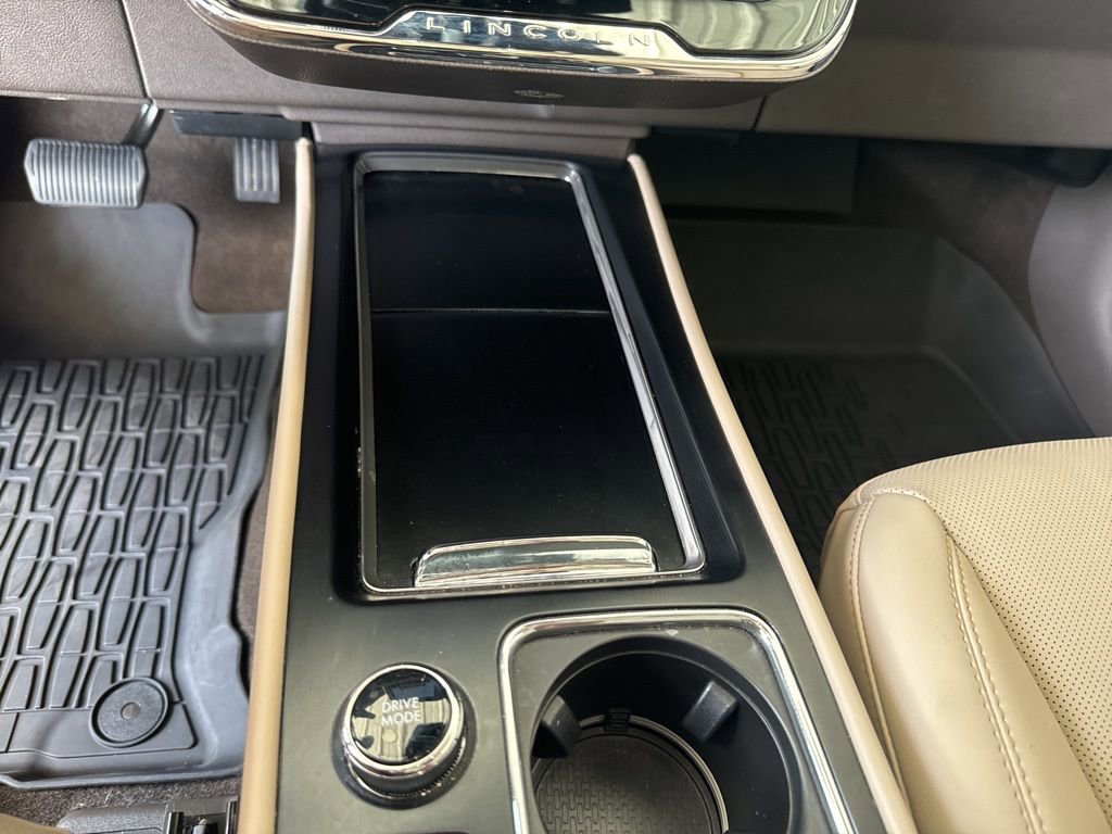 Used 2023 Lincoln Corsair FWD w/ Equipment Group 101A image 15