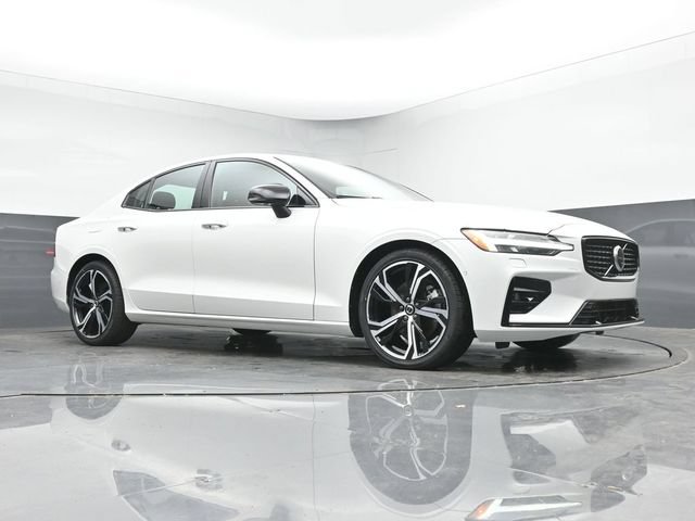 Used 2025 Volvo S60 B5 Plus FWD image 35