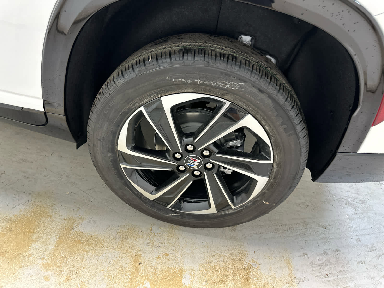 New 2026 Buick Enclave Sport Touring w/ LPO, Floor Liner Package image 11