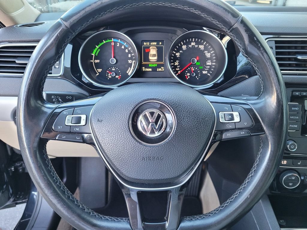 Used 2015 Volkswagen Jetta SEL Premium FWD image 16