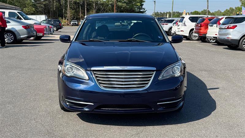 Used 2014 Chrysler 200 LX FWD image 3