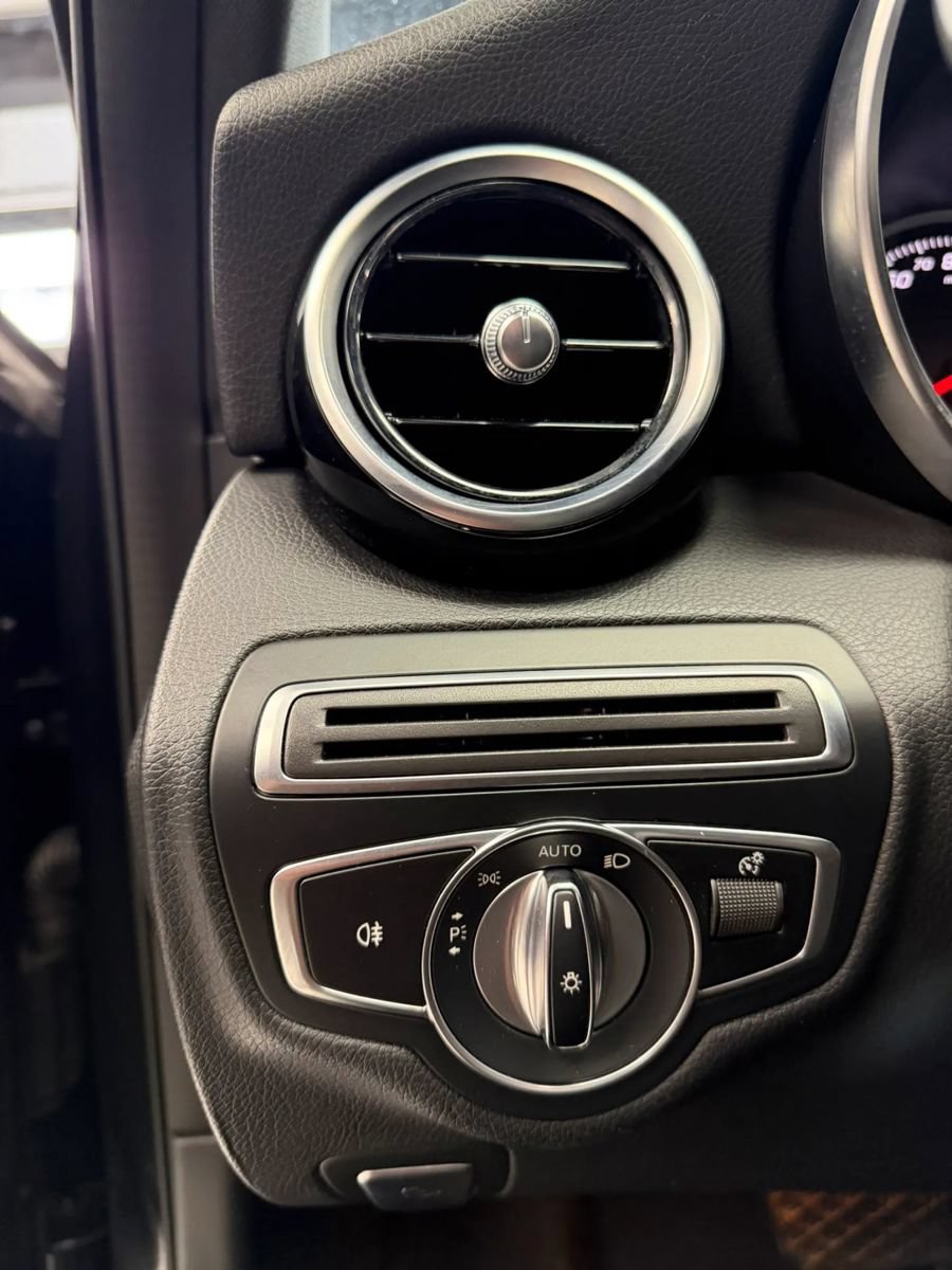 Used 2018 Mercedes-Benz C 300 Sedan w/ Multimedia Package image 29