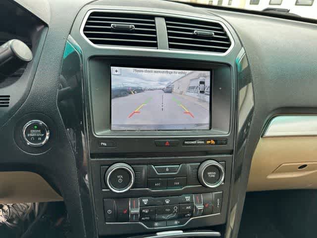 Used 2017 Ford Explorer XLT w/ Equipment Group 202A AWD/4WD image 8