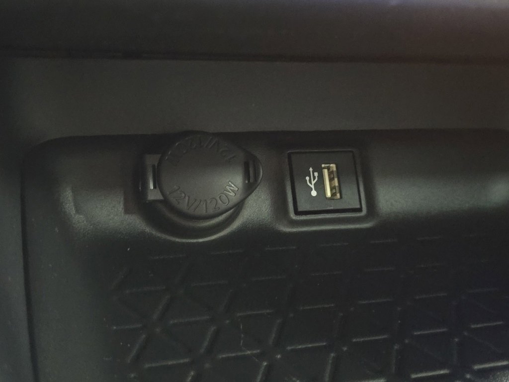 New 2025 Toyota RAV4 XLE image 31