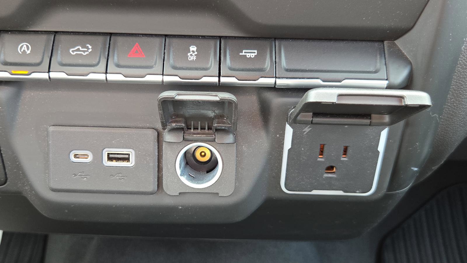 Used 2023 Chevrolet Silverado 1500 Custom image 31