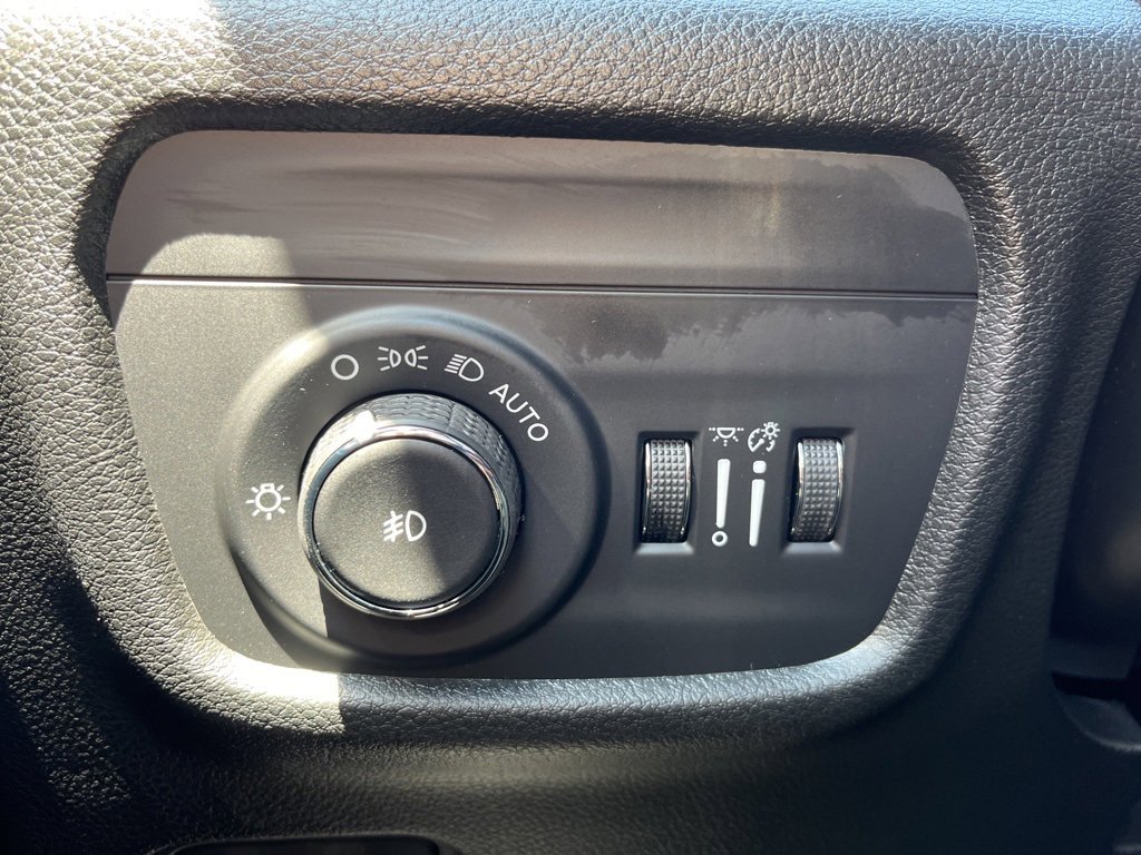 New 2025 Jeep Grand Cherokee L Limited w/ Black Appearance Package image 35