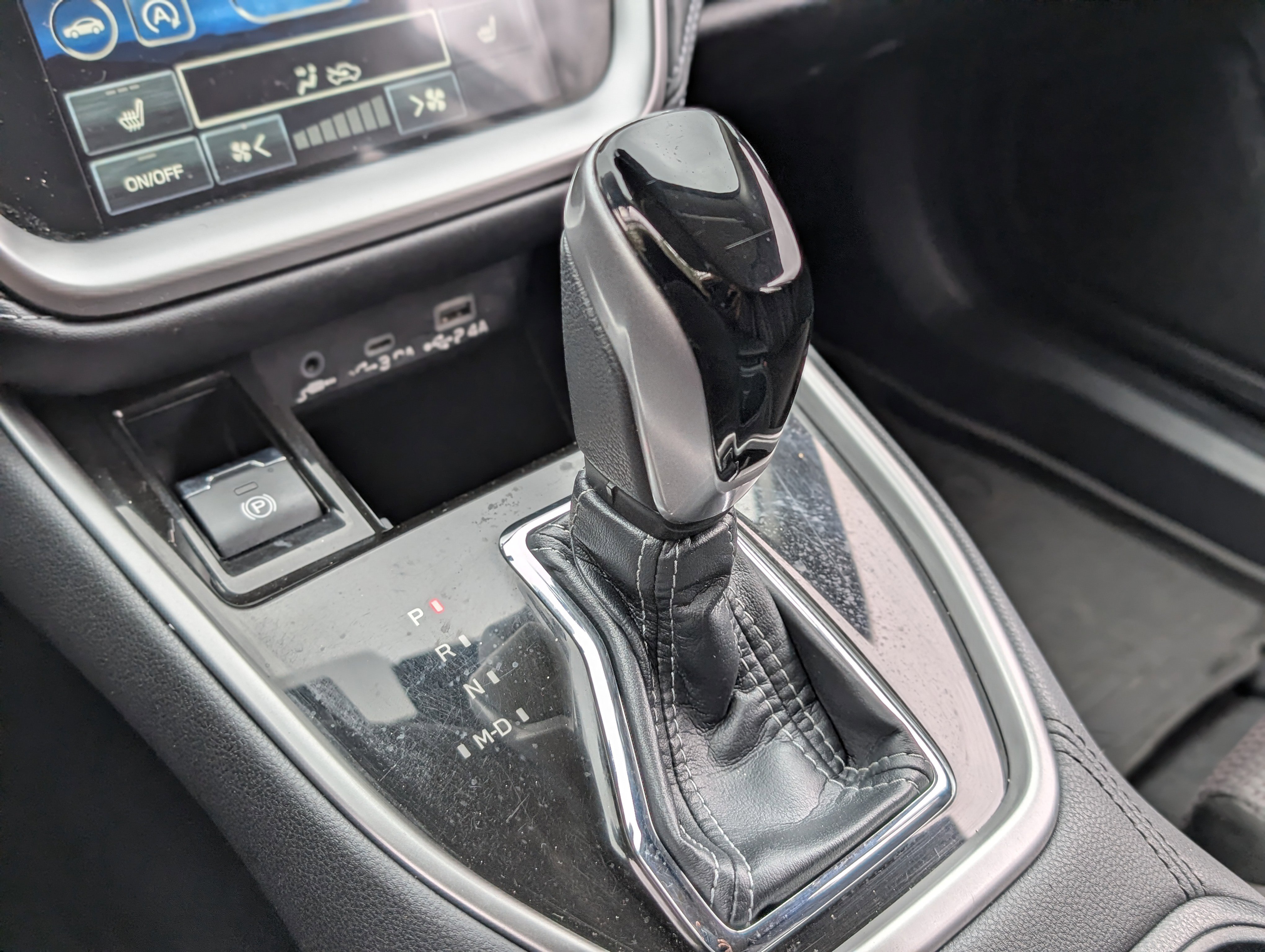 Used 2023 Subaru Outback Premium image 31