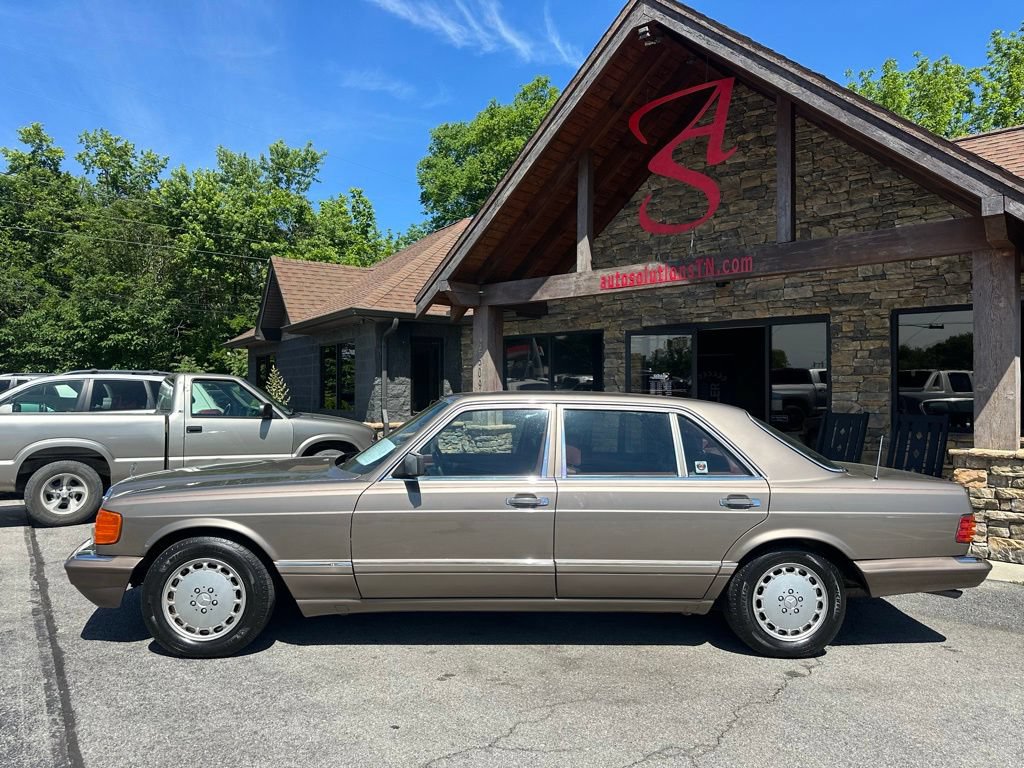 Used 1987 Mercedes-Benz 420 SEL image 2
