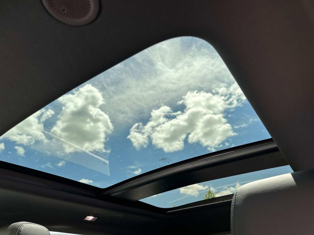 New 2026 Land Rover Range Rover Evoque S image 18