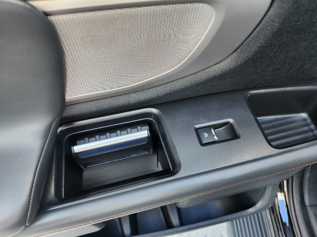 Used 2025 Ford Expedition Active AWD/4WD image 17