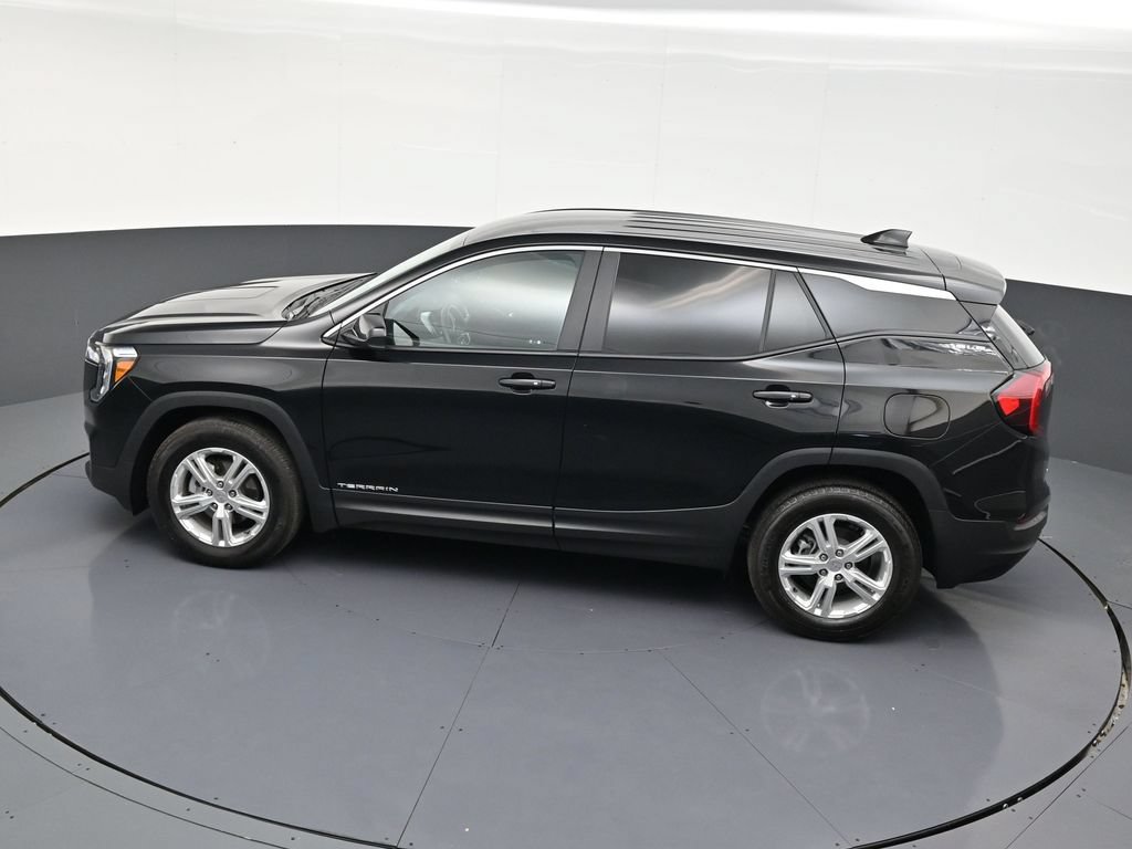 Used 2024 GMC Terrain SLE w/ Driver Convenience Package FWD image 10