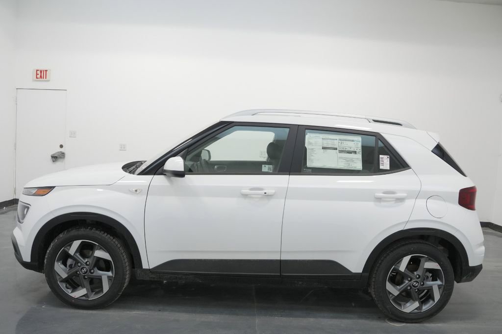 New 2025 Hyundai Venue SEL image 15