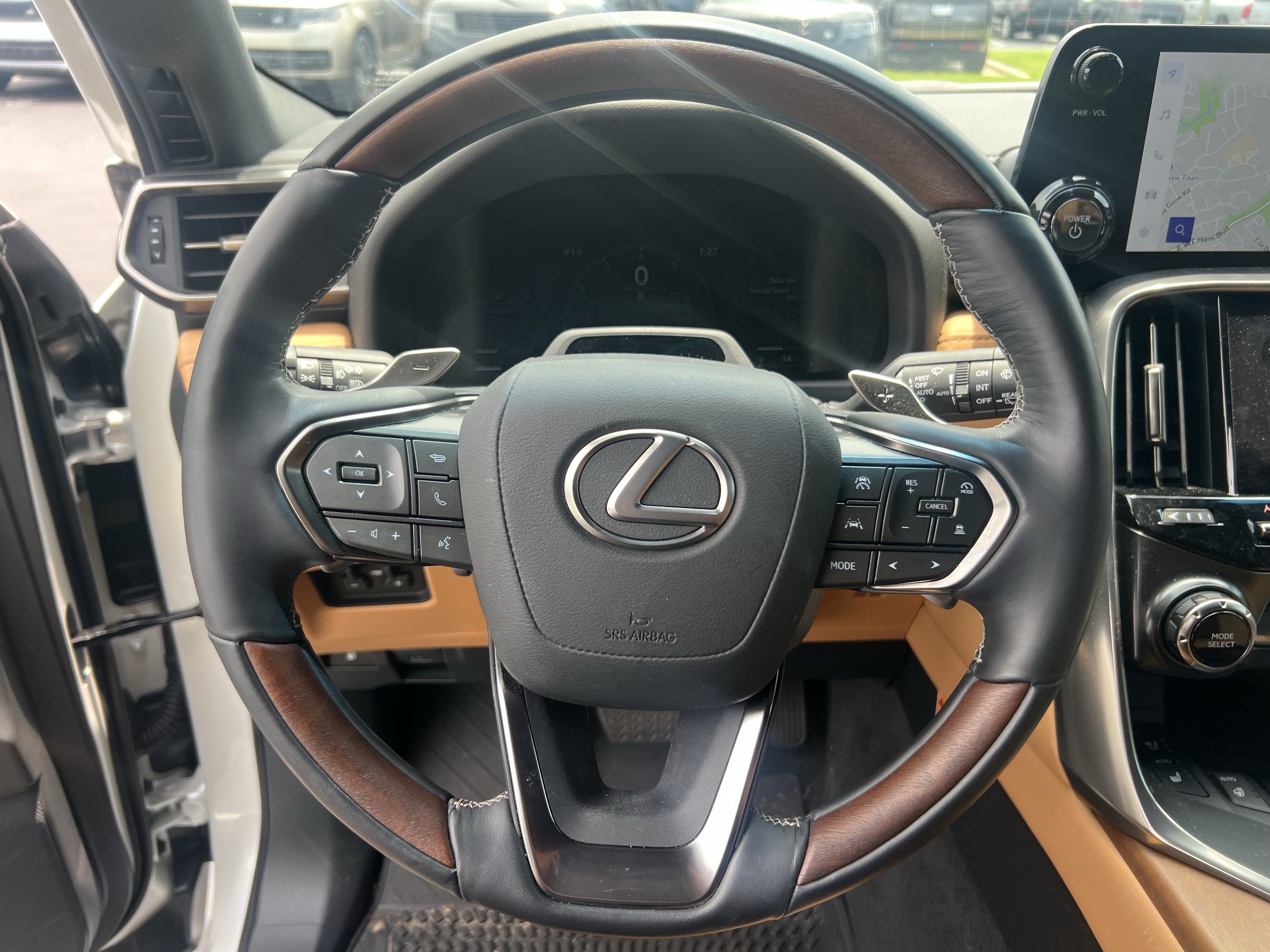Used 2025 Lexus LX 700h Luxury w/ Appearance Package AWD/4WD image 21