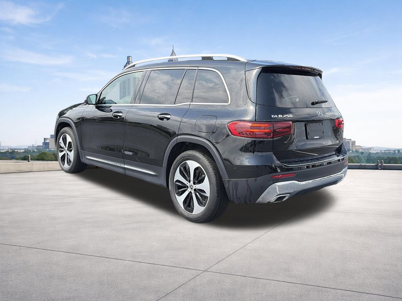 Used 2025 Mercedes-Benz GLB 250 image 23