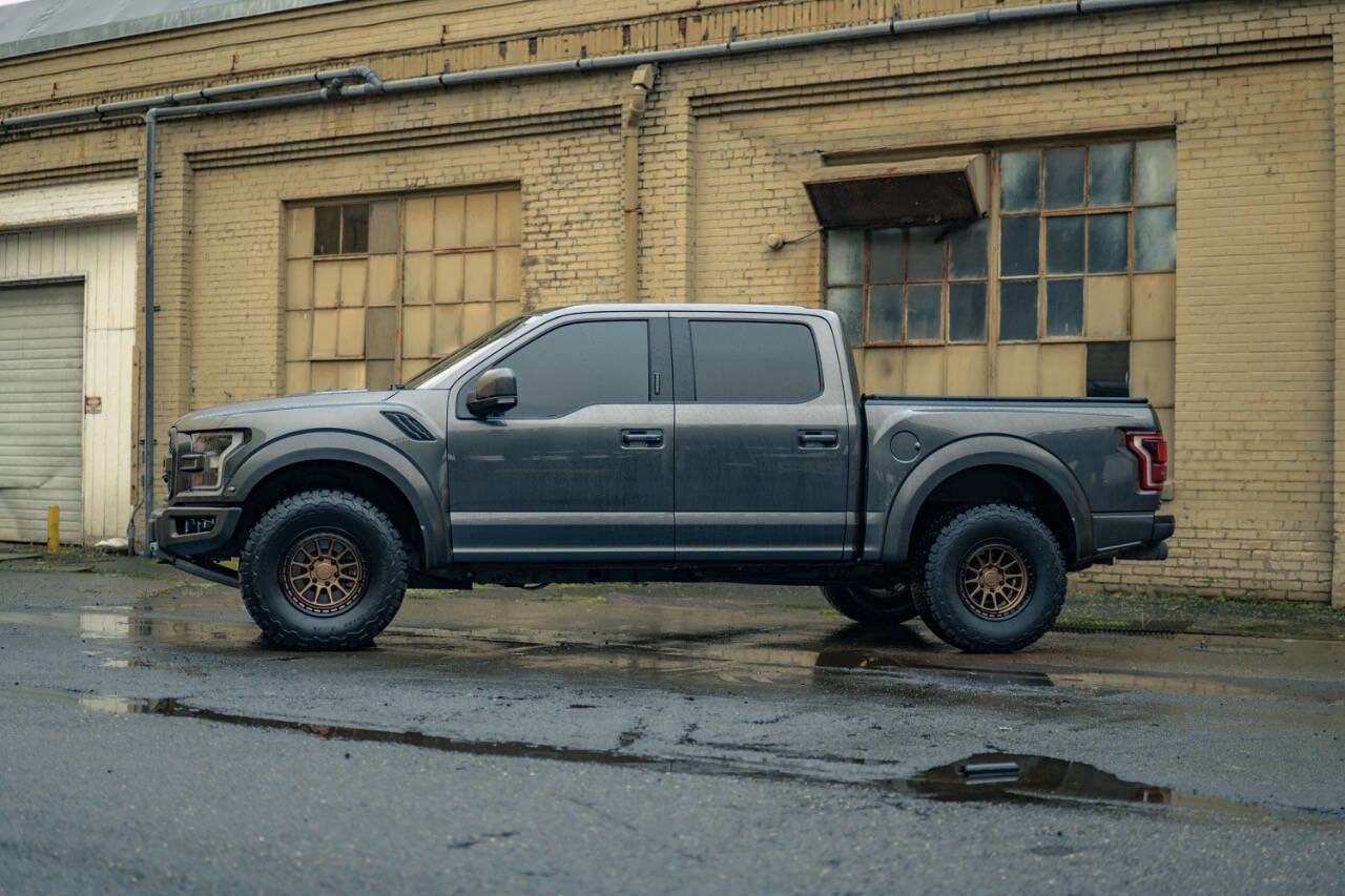 Used 2017 Ford F150 Raptor w/ Equipment Group 802A Luxury image 8