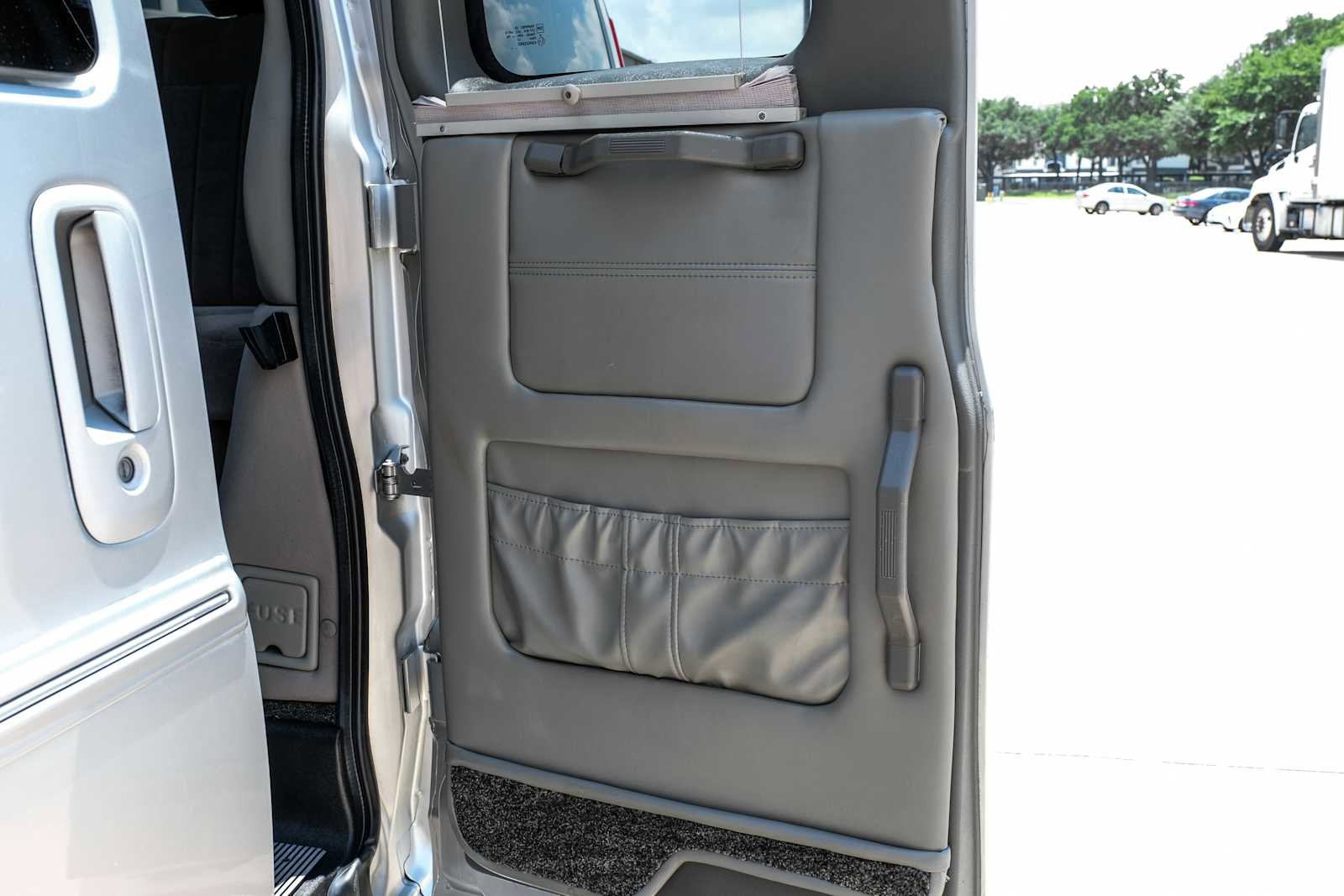 Used 2012 GMC Savana 1500 RWD image 45