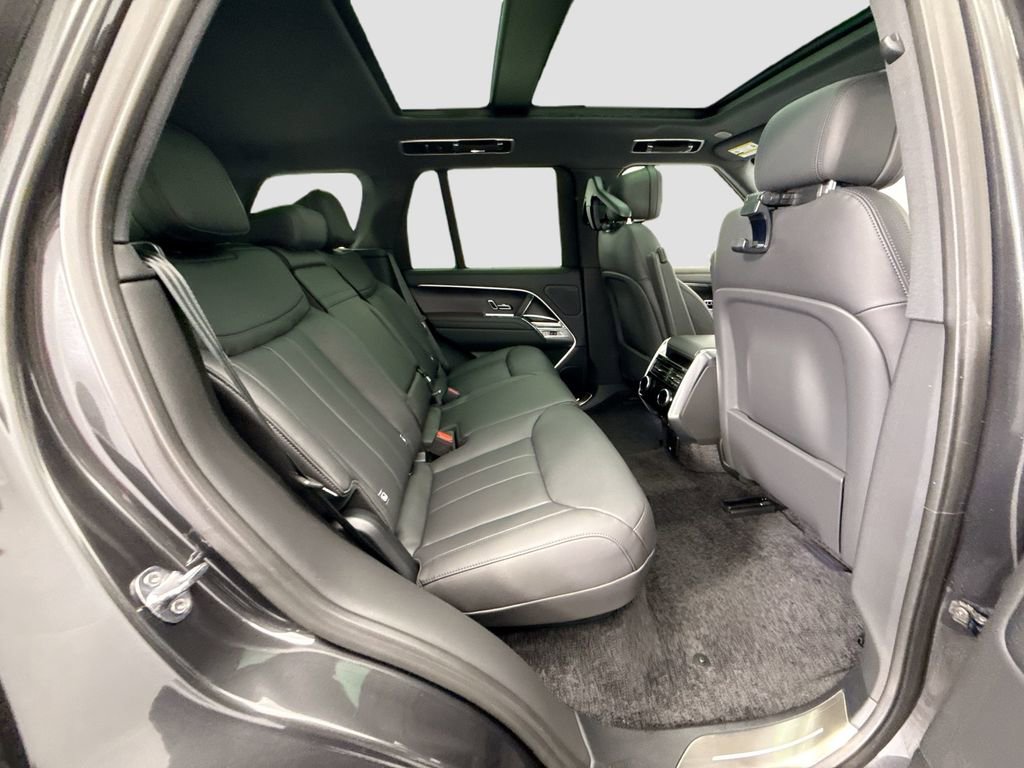 New 2026 Land Rover Range Rover SE image 22