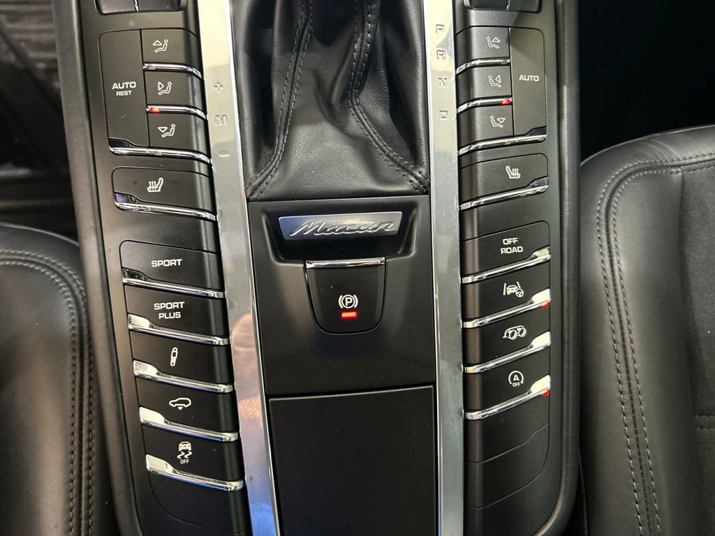 Used 2017 Porsche Macan GTS AWD/4WD image 56