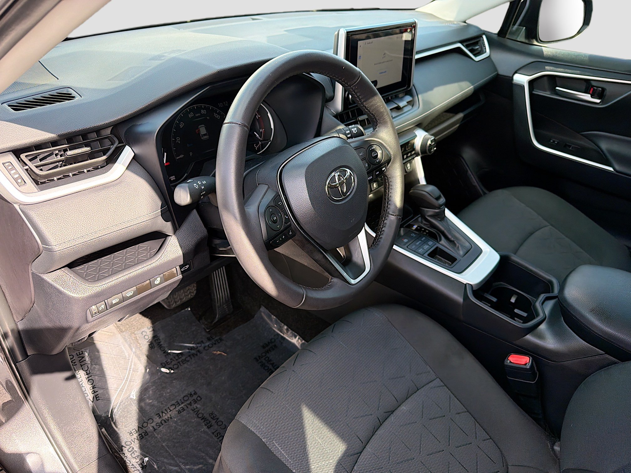 Used 2025 Toyota RAV4 XLE w/ Convenience Package AWD/4WD image 26