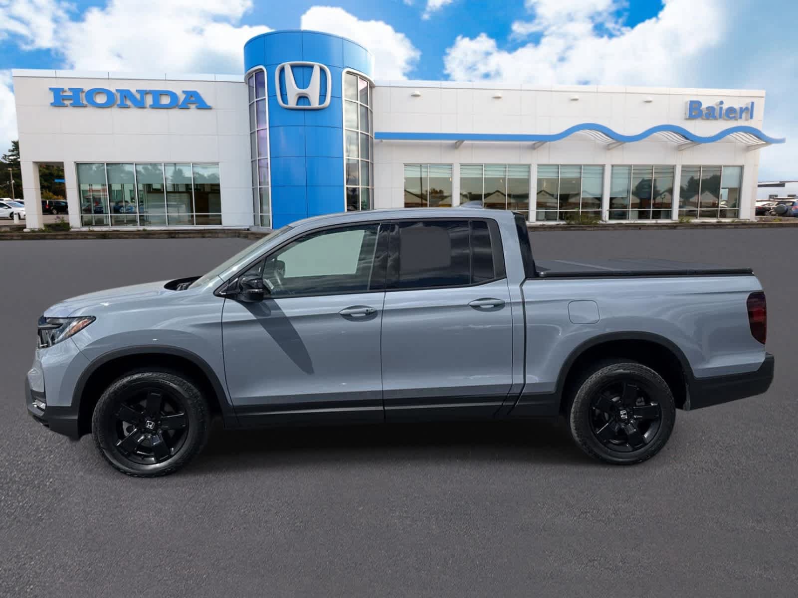 Used 2025 Honda Ridgeline Black Edition image 2