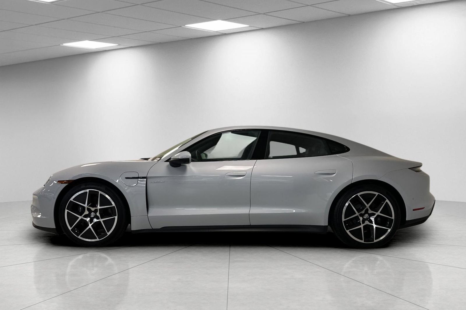 New 2025 Porsche Taycan RWD image 2