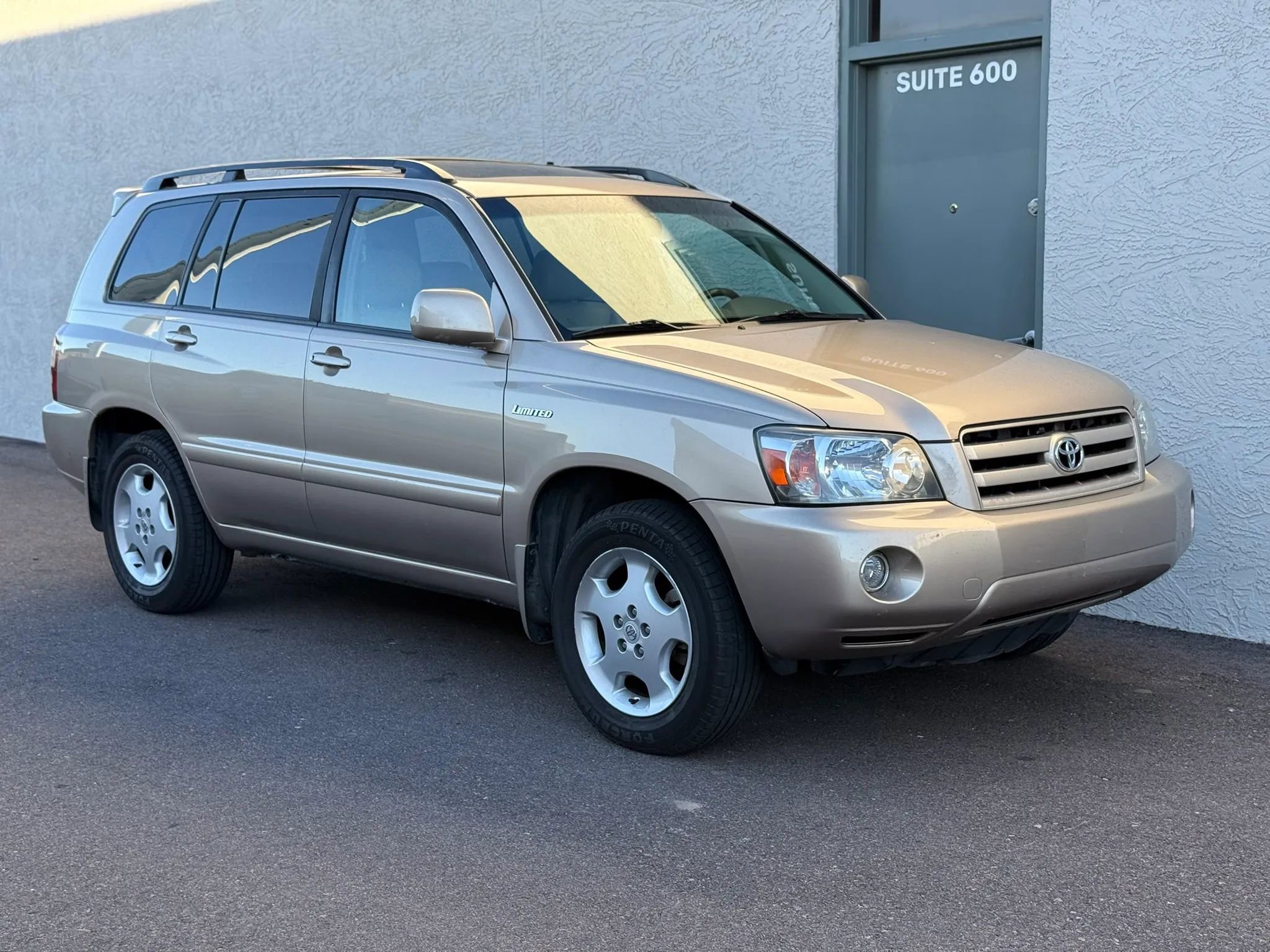 Used 2004 Toyota Highlander Limited AWD/4WD image 8