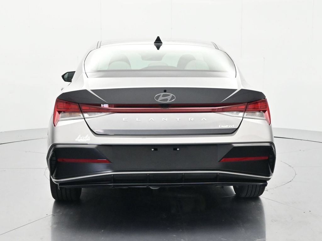 Used 2025 Hyundai Elantra Limited FWD image 6
