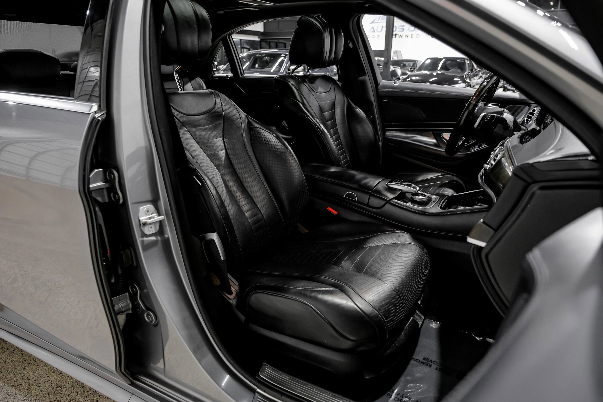 Used 2015 Mercedes-Benz S 550 Sedan w/ Sport Package w/ Sport Package image 41