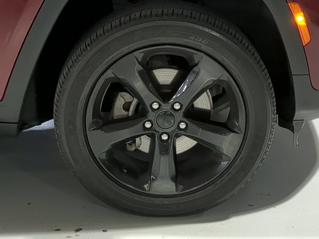 Used 2022 Jeep Grand Cherokee Altitude AWD/4WD image 6