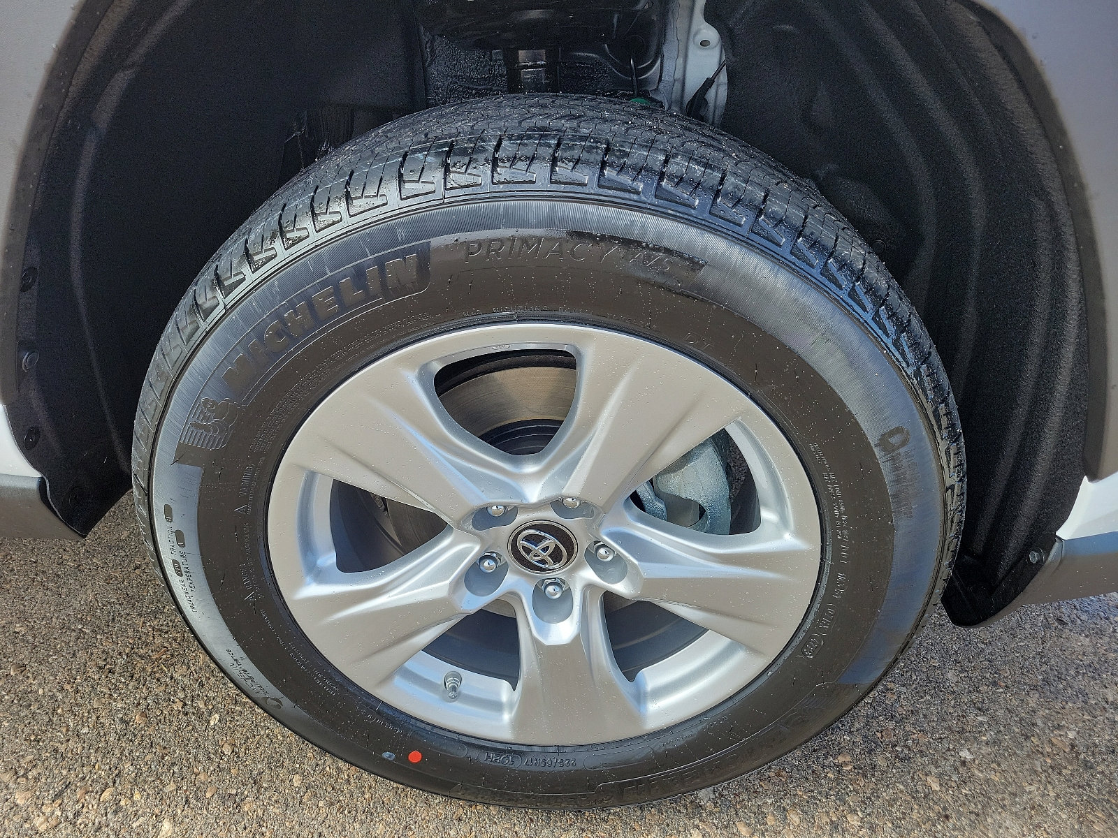 New 2024 Toyota RAV4 LE FWD image 7