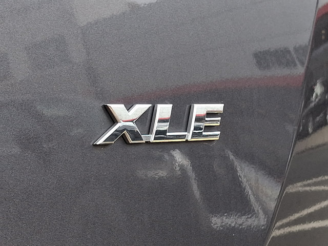 Used 2018 Toyota RAV4 XLE FWD image 31