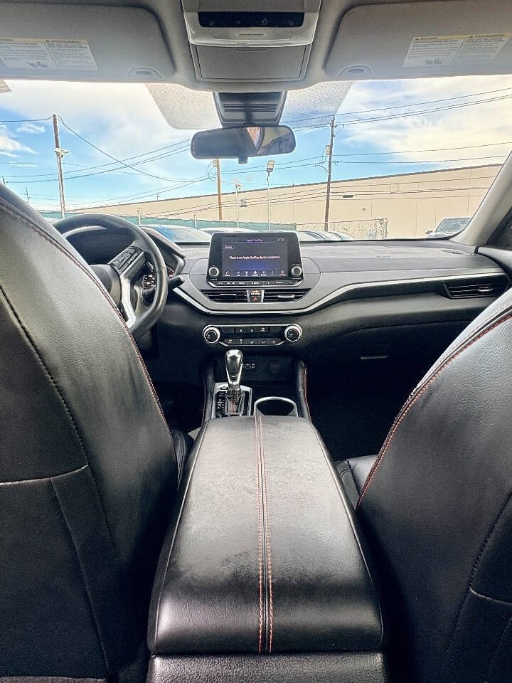 Used 2023 Nissan Altima 2.5 SR FWD image 13
