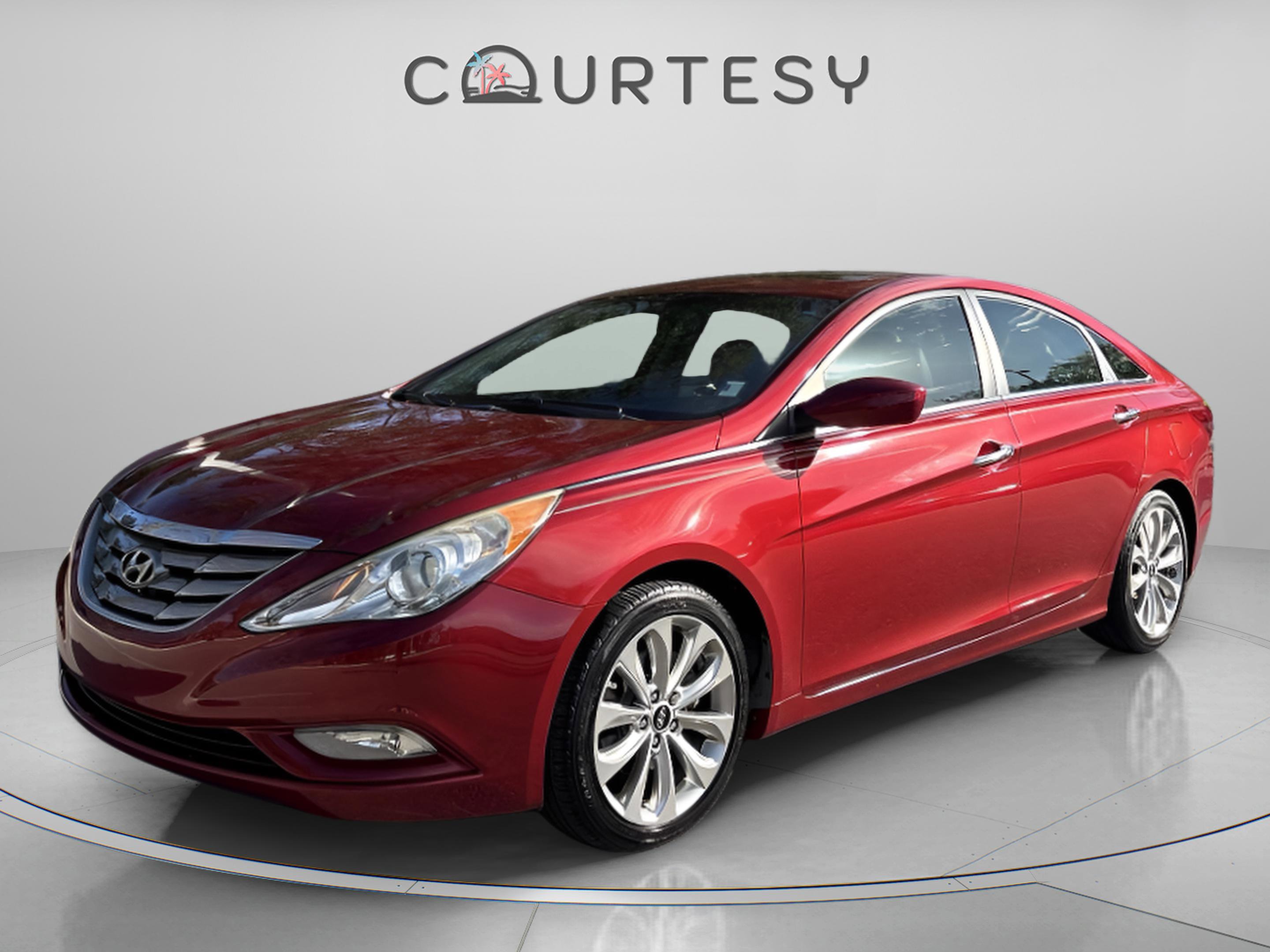 Used 2013 Hyundai Sonata SE w/ Navigation & Sunroof Pkg video 1