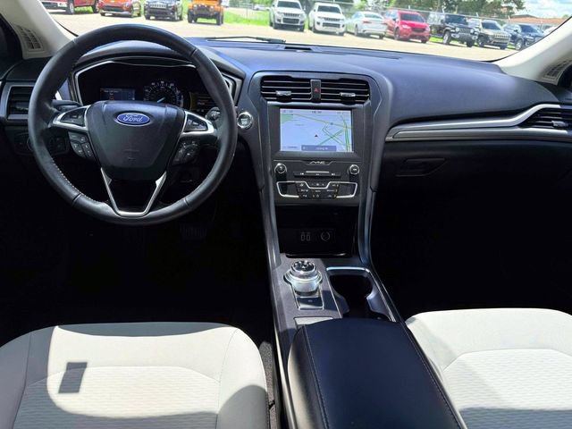 Used 2020 Ford Fusion SE w/ Equipment Group 151A FWD image 15