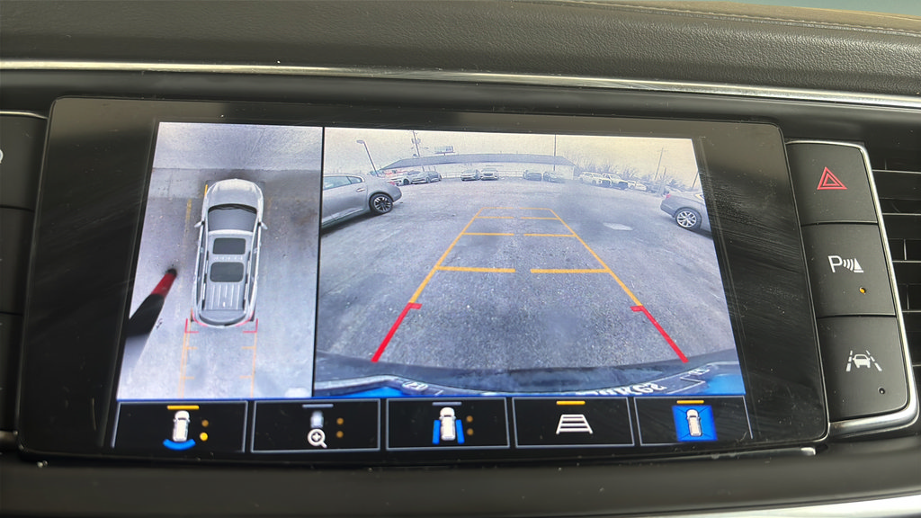 Used 2023 Buick Enclave Avenir FWD image 21