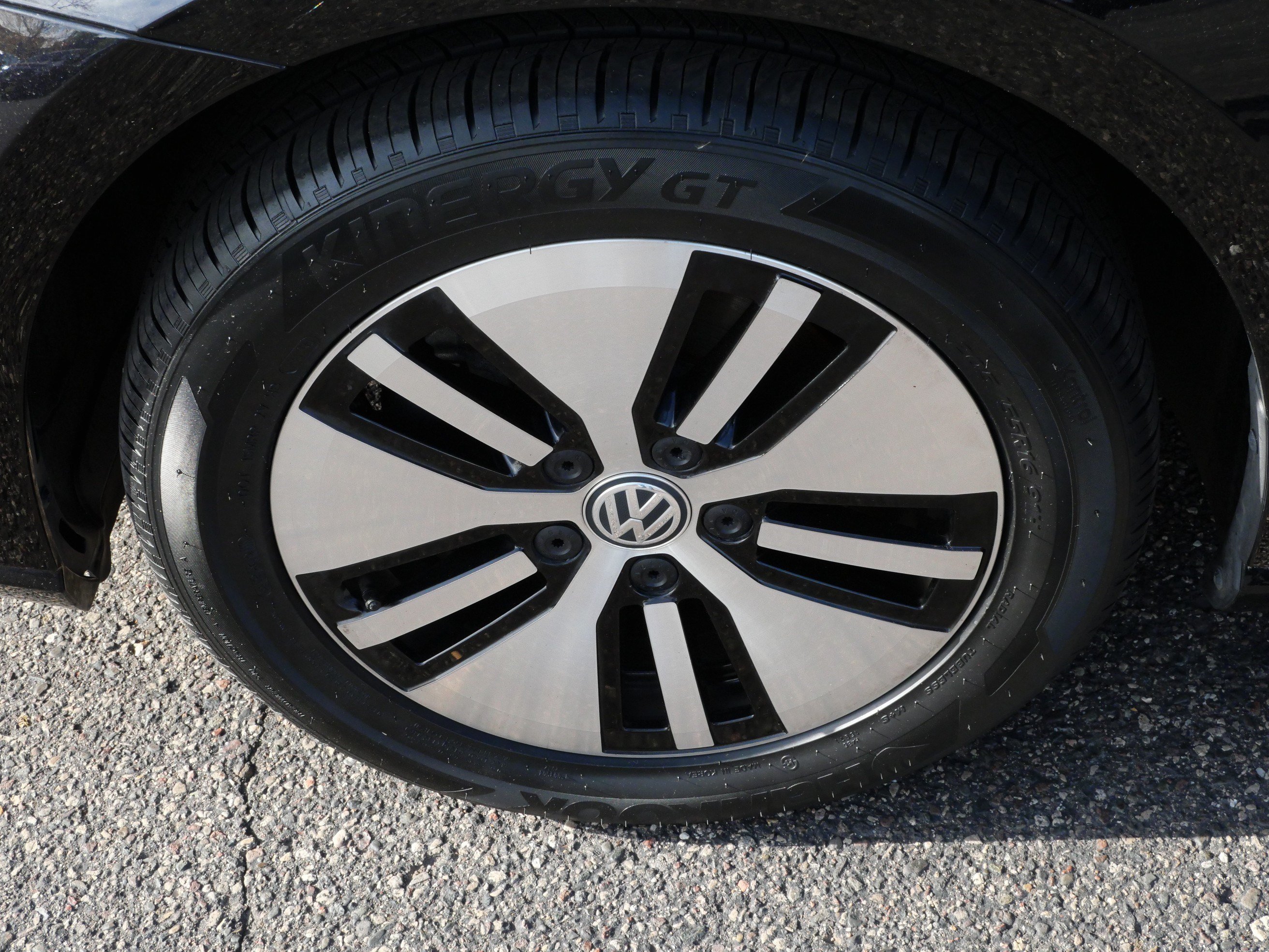 Used 2017 Volkswagen e-Golf SEL Premium FWD image 15