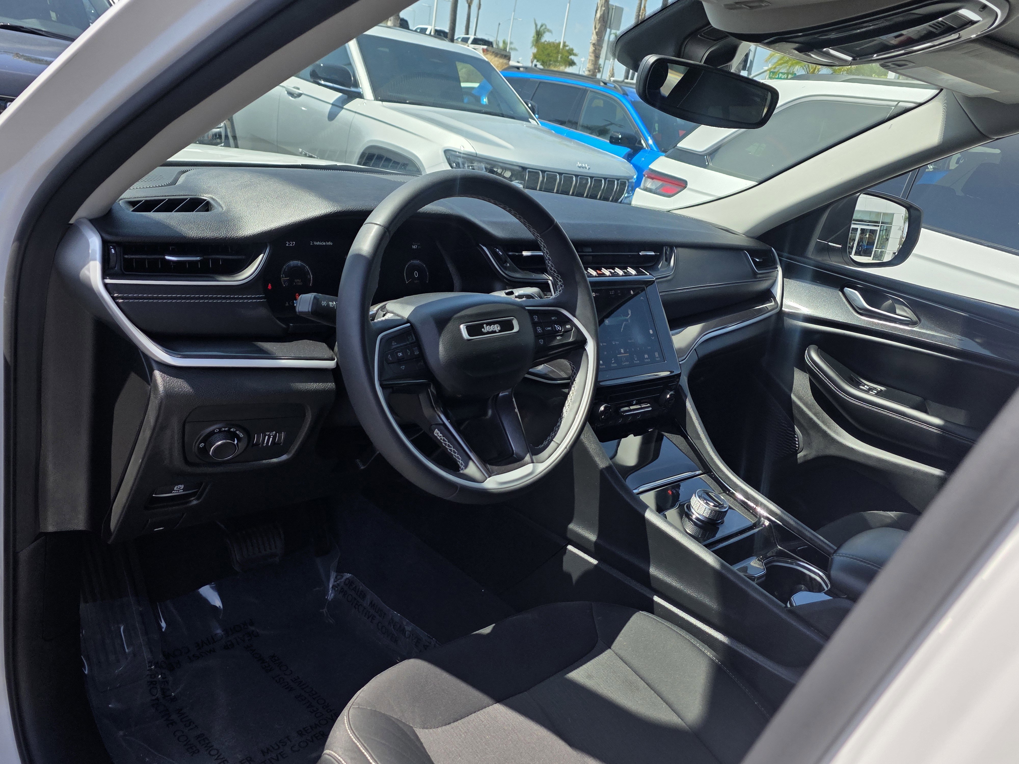 Certified 2023 Jeep Grand Cherokee Laredo RWD image 10