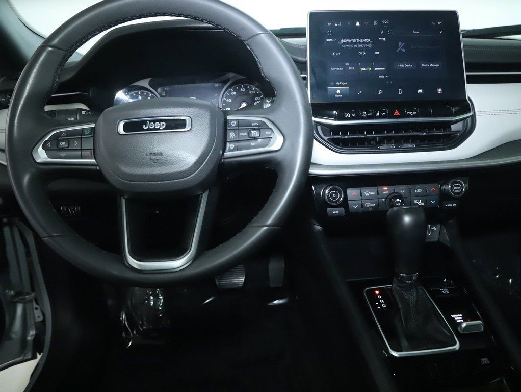 Used 2025 Jeep Compass Limited AWD/4WD image 28