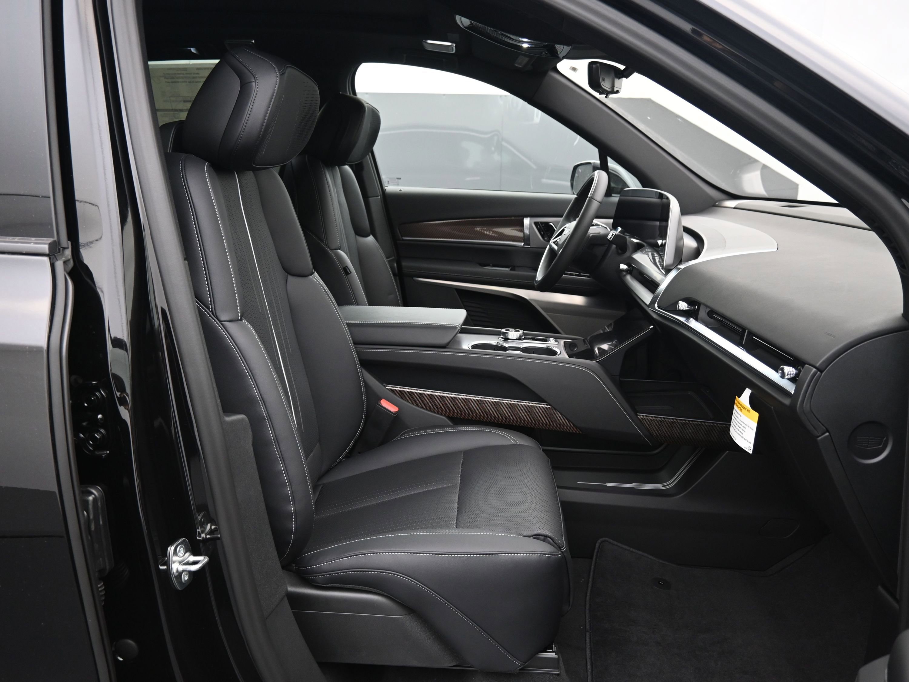 New 2026 Cadillac Vistiq Luxury w/ LPO, Floor Liner Package image 13